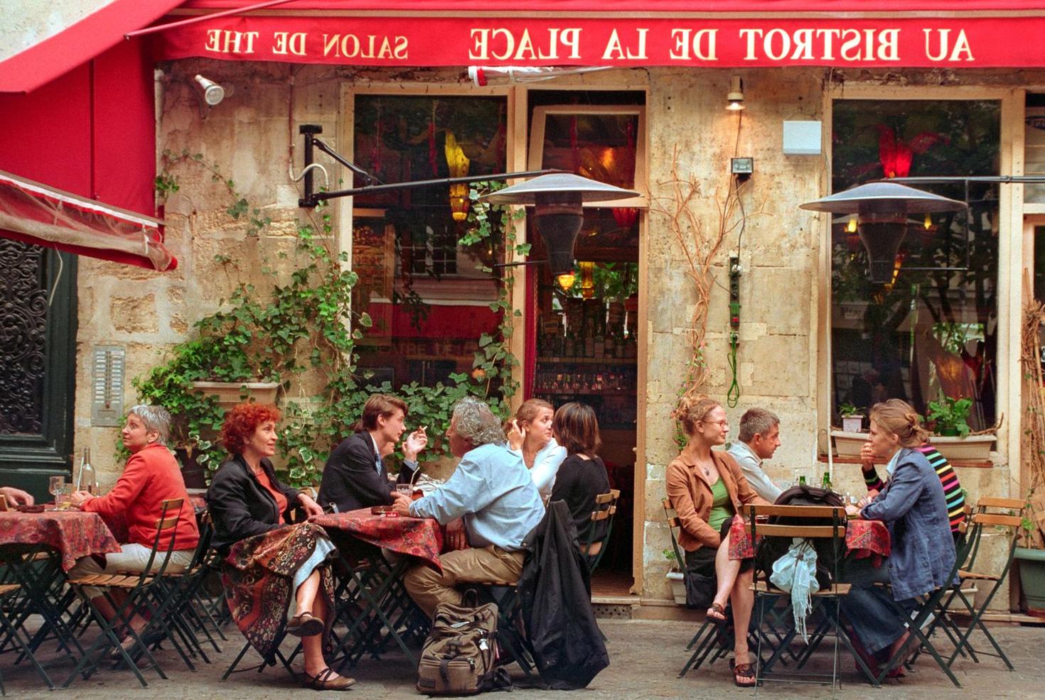 Lively Parisian cafe atmosphere